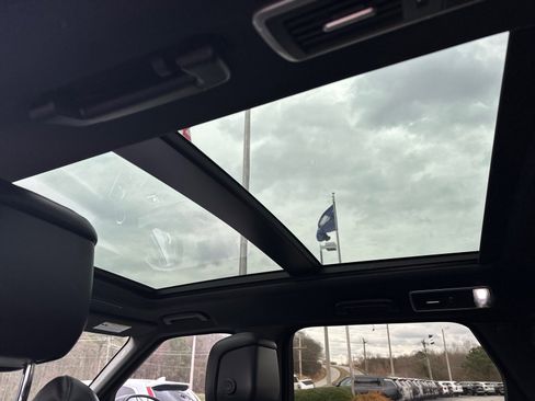 Used 2021 Land Rover Range Rover Sport HSE Silver Edition image 9