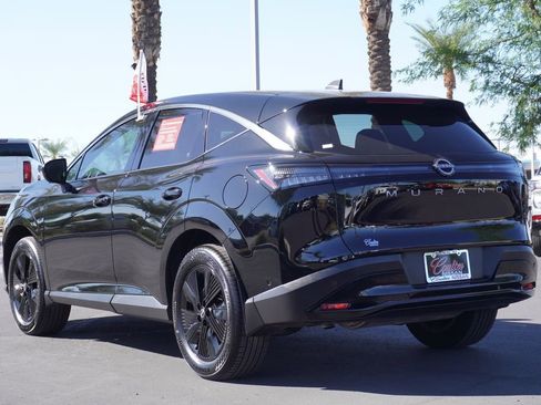 Certified 2025 Nissan Murano SV image 3