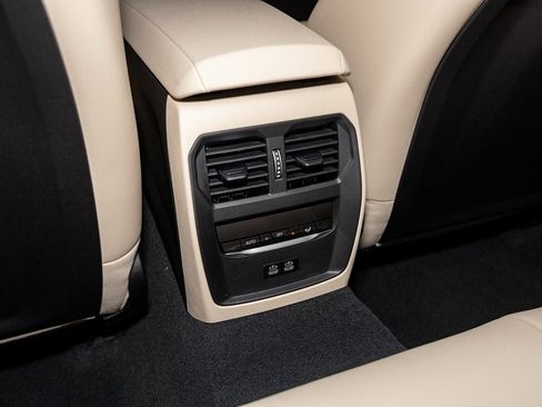 Used 2026 BMW 330i xDrive Sedan w/ Premium Package image 36