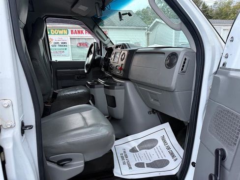 Used 2011 Ford E-250 and Econoline 250 image 13