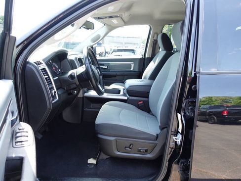 Used 2022 RAM 1500 Classic SLT w/ Electronics Convenience Group AWD/4WD image 18