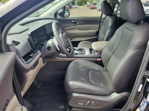 New 2026 Kia Carnival EX FWD image 22