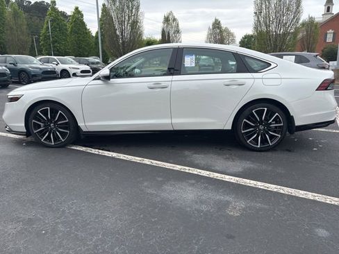 Used 2023 Honda Accord Touring image 10