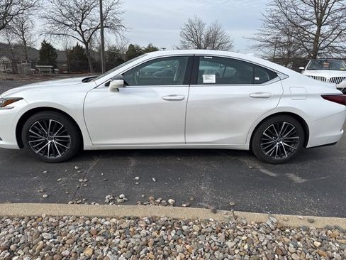 Used 2025 Lexus ES 350 w/ Premium Package image 6