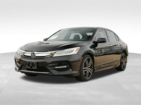Used 2016 Honda Accord Touring image 3