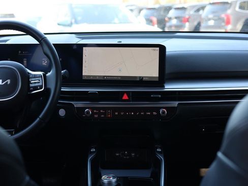 Used 2025 Kia Sorento EX image 11