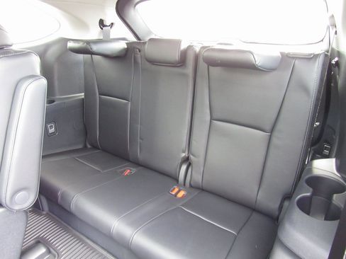 New 2025 Toyota Highlander Platinum image 18