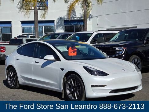 Used 2023 Tesla Model 3 Standard Range image 8
