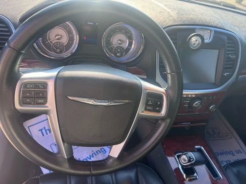 Used 2013 Chrysler 300 image 16