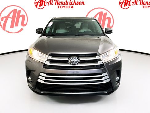 Used 2019 Toyota Highlander XLE image 8