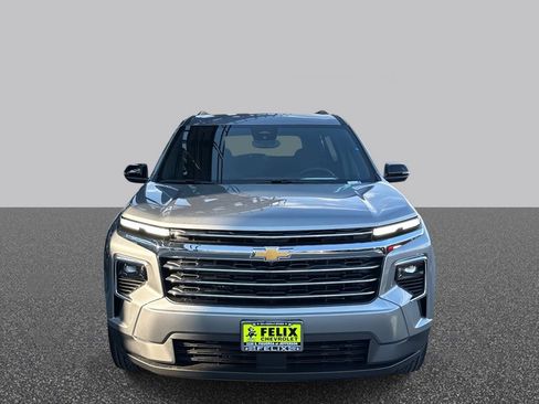 New 2026 Chevrolet Traverse LT w/ Driver Confidence Package FWD image 2