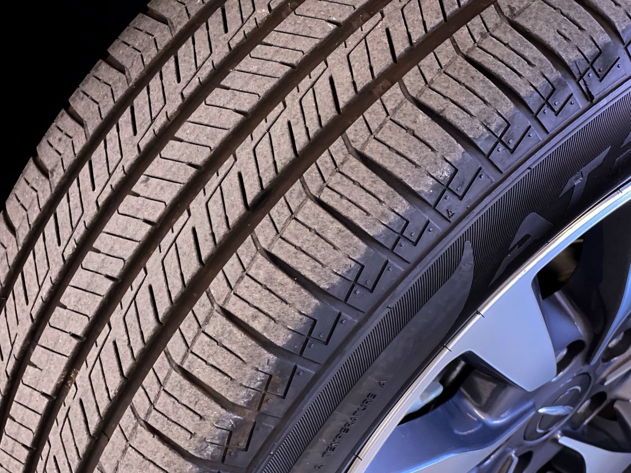 Used 2024 Chrysler Pacifica Limited FWD image 13