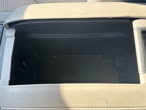 Used 2021 Toyota Highlander LE image 29