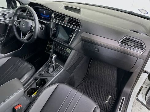 Used 2024 Volkswagen Tiguan SE R-Line image 33
