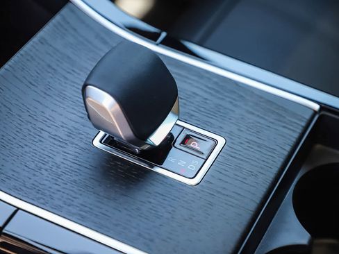 New 2026 Land Rover Range Rover Velar S AWD/4WD image 19