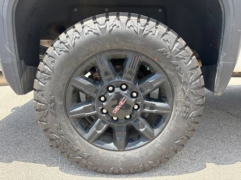 Used 2024 GMC Sierra 2500 AT4 w/ AT4 Preferred Package AWD/4WD image 36