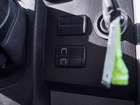 Used 2018 Mercedes-Benz Sprinter 2500 image 60