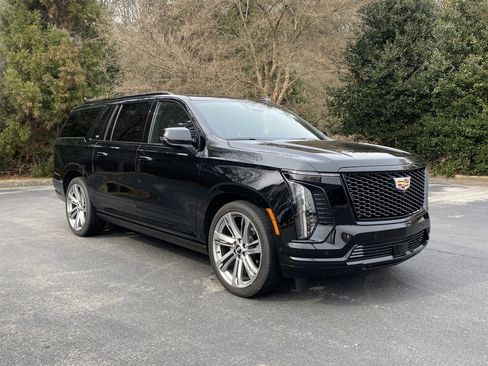 Used 2026 Cadillac Escalade ESV Sport w/ Touring Package image 2