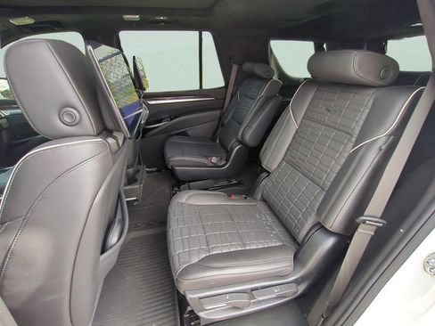 Used 2025 Cadillac Escalade Sport Platinum w/ LPO, Floor Liner Package AWD/4WD image 10