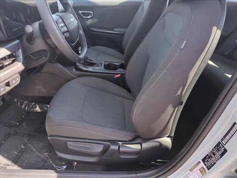 Used 2025 Kia K4 LXS image 15