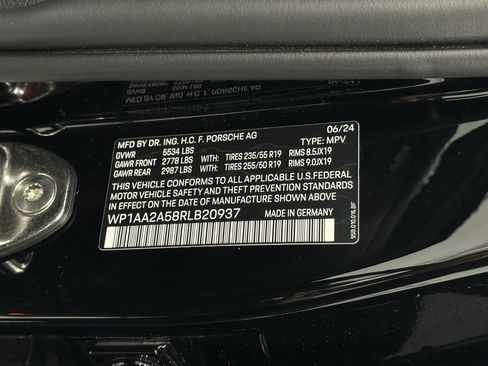 Certified 2024 Porsche Macan image 54