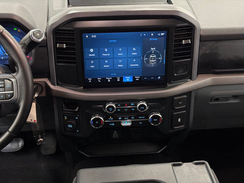 Used 2025 Ford F150 XLT w/ Equipment Group 301A Standard AWD/4WD image 15