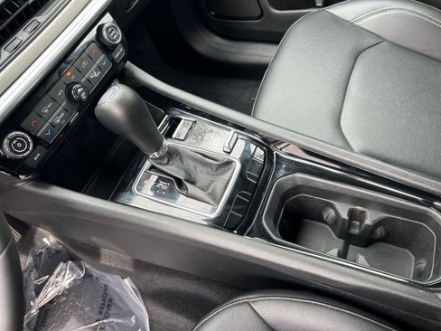 Used 2025 Jeep Compass Limited image 38