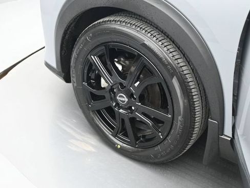 Used 2024 Nissan Kicks SR w/ SR Premium Package FWD image 22