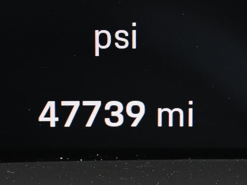 Used 2022 Porsche Taycan 4S image 28