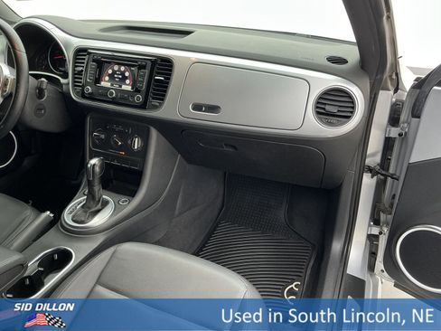 Used 2012 Volkswagen Beetle 2.5 image 22