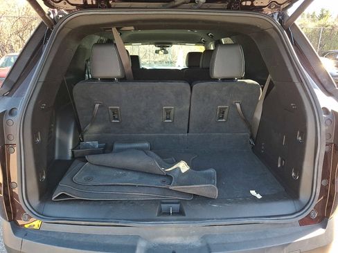 Used 2023 Chevrolet Traverse LT image 28