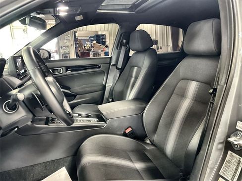 Used 2025 Honda Civic Sport image 12