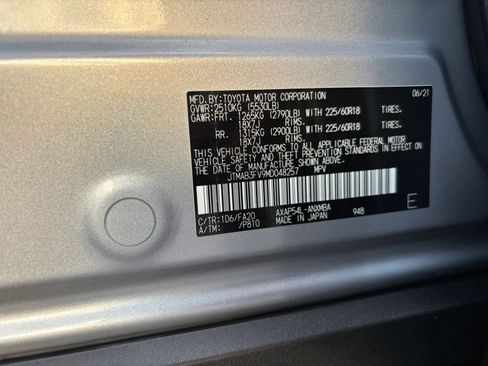 Used 2021 Toyota RAV4 SE w/ Weather & Moonroof Package image 27