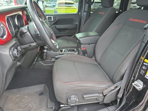 Used 2023 Jeep Wrangler Unlimited Rubicon w/ Cold Weather Group AWD/4WD image 9