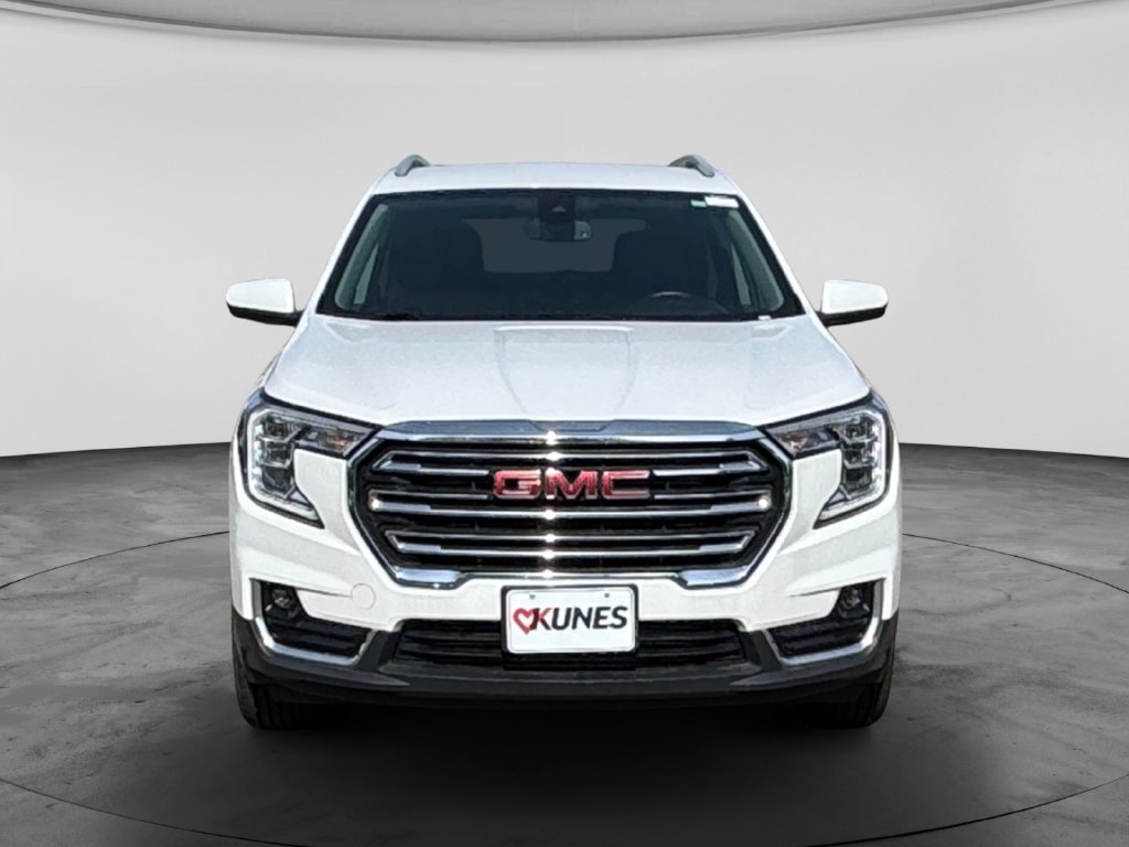 Used 2023 GMC Terrain SLT AWD/4WD image 2