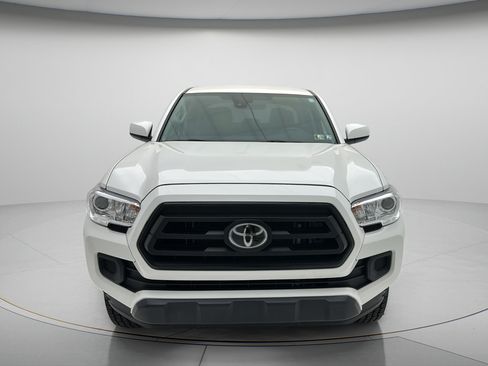 Used 2023 Toyota Tacoma SR AWD/4WD image 2