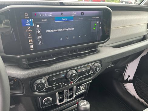Used 2025 Jeep Wrangler Unlimited Sport AWD/4WD image 17