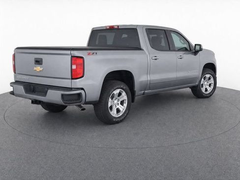 Used 2017 Chevrolet Silverado 1500 LT w/ All Star Edition AWD/4WD image 4
