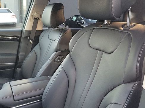 Used 2025 Genesis GV80 2.5T Standard image 18