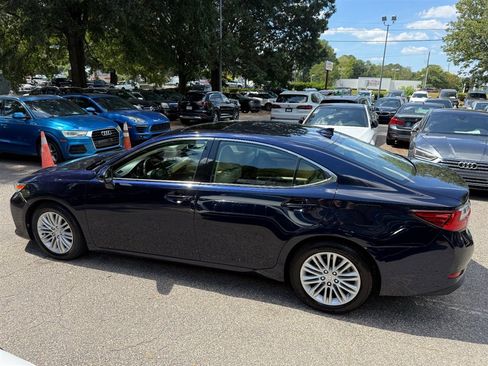 Used 2016 Lexus ES 350 w/ Premium Package w/Wood Trim FWD image 9