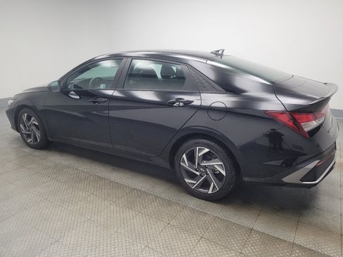 Used 2025 Hyundai Elantra Sport FWD image 3