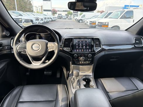 Used 2020 Jeep Grand Cherokee Overland AWD/4WD image 14