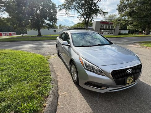 Used 2016 Hyundai Sonata SE FWD image 3