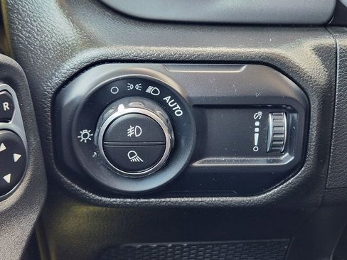 Used 2023 Jeep Gladiator Sport AWD/4WD image 22
