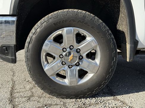 Used 2023 Chevrolet Silverado 2500 LTZ w/ LTZ Plus Package image 13