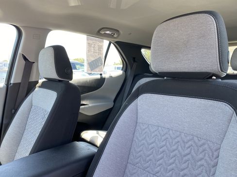Used 2022 Chevrolet Equinox LS w/ LPO, Chrome Package FWD image 15