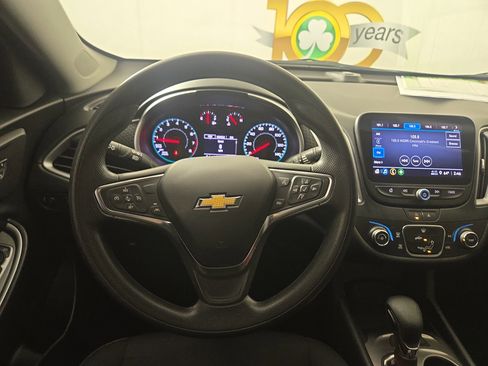 Used 2025 Chevrolet Malibu LS FWD image 14
