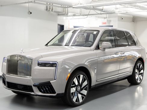 New 2026 Rolls-Royce Cullinan AWD/4WD image 1