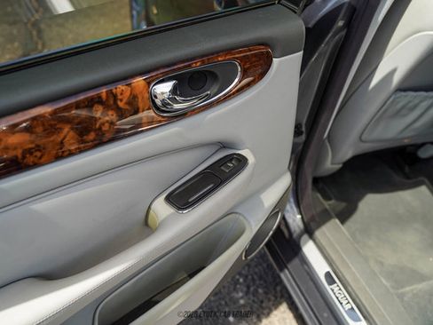 Used 2006 Jaguar XJ8 RWD image 41