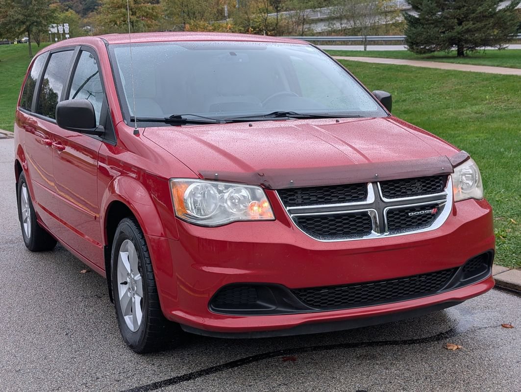 Used 2013 Dodge Grand Caravan SE FWD image 2